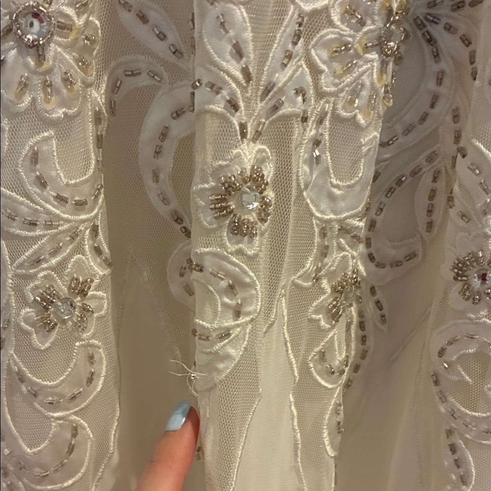 Sue Wong nocturne Ivory Beaded Lace V-Neck Wedding Gown - Picture 7 of 17